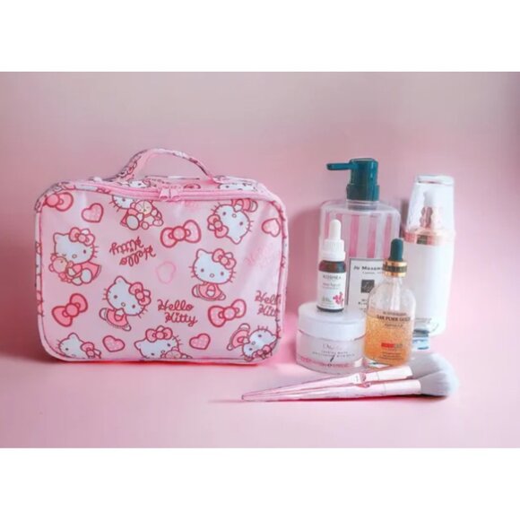 Hello Kitty Waterproof Cosmetic Bag – Stylish Travel Makeup Storage for Women - Picture 1 of 5